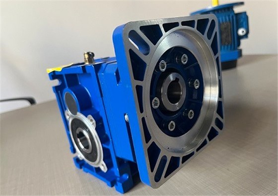 艾思捷技術(shù)教您蝸輪蝸桿減速機(jī)怎么選一款合適的伺服電機(jī)配套？ (3).jpg