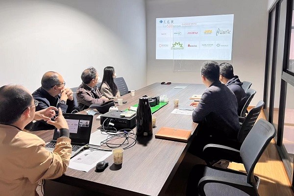 艾思捷歡迎西門子醫(yī)療器械有限公司來(lái)廠區(qū)進(jìn)行合作考察 (3).jpg